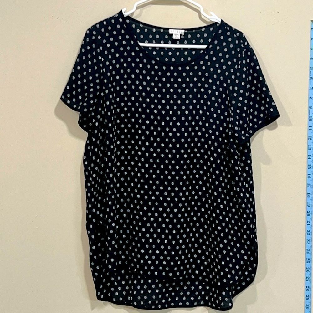 Beautiful Black & White Polka Dot Top By Spense. Size Large